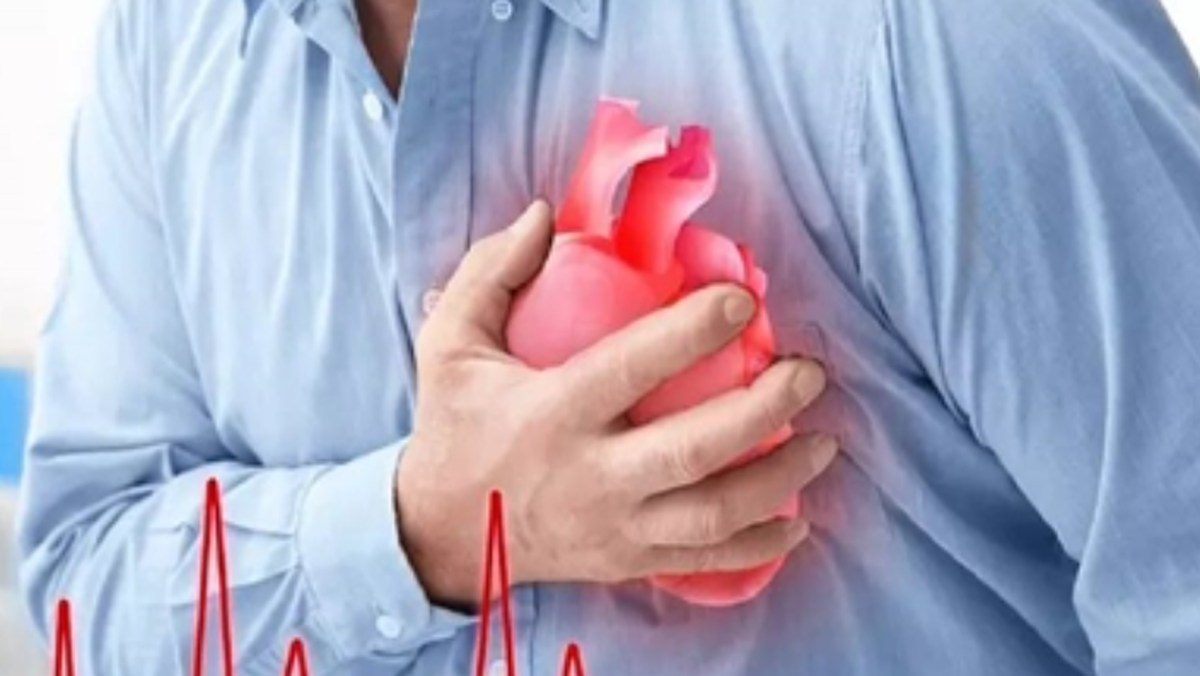 تپش قلب ناشی از کم خونی با چه علائمی همراه است؟