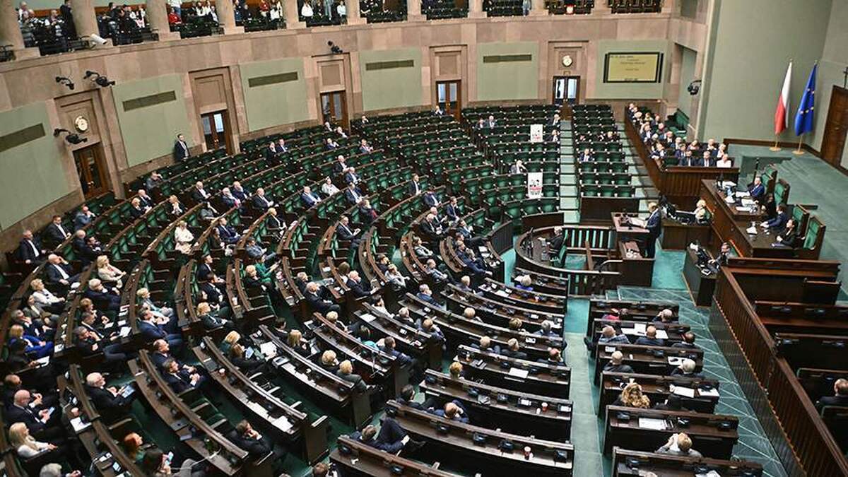 لهستان هزینه بازسازی اوکراین را برآورد می‌کند