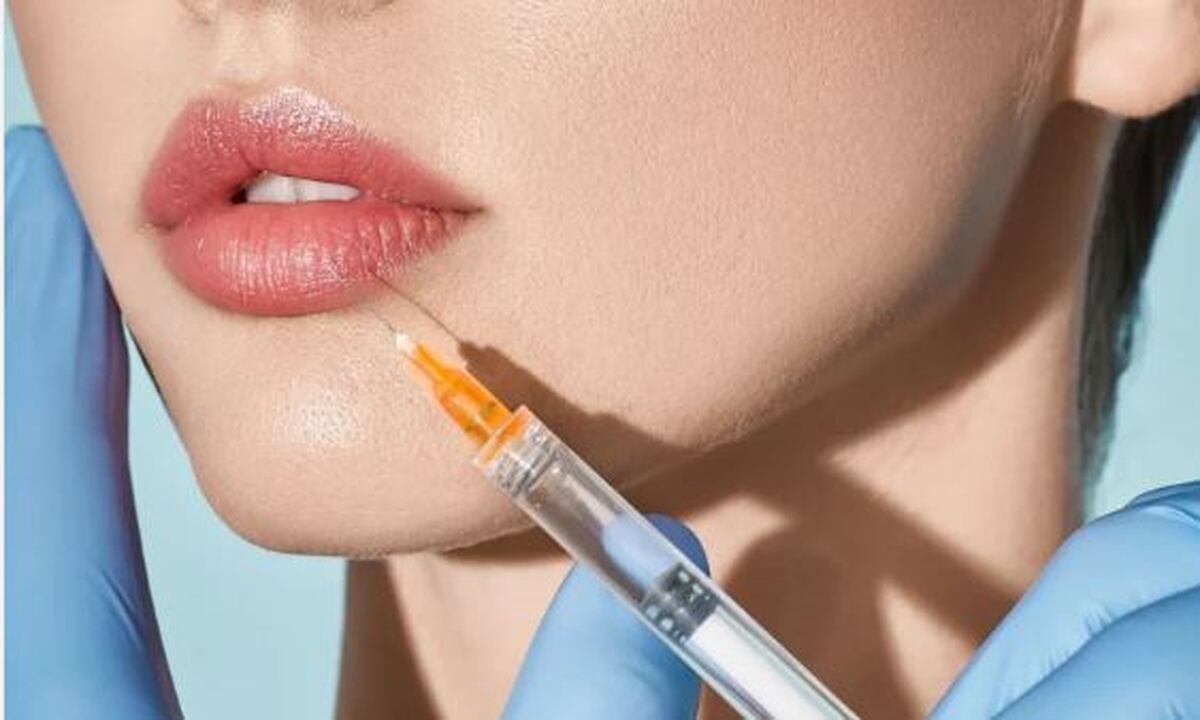 خانم‌ها دیگر ژل لب نزنید/تحقیقات می‌گویند آقایان لب‌های طبیعی را جذاب‌تر می‌دانند!