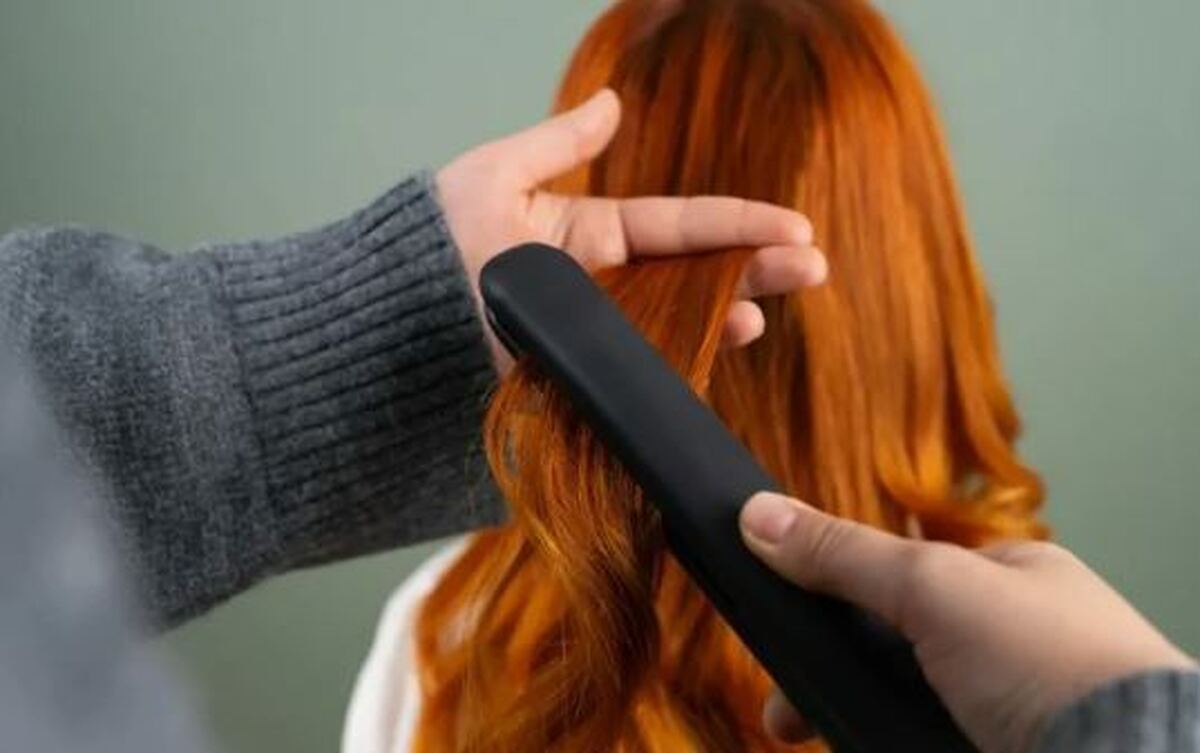 آموزش مرحله‌به‌مرحله فر کردن مو با اتو مو توسط آرایشگران معروف