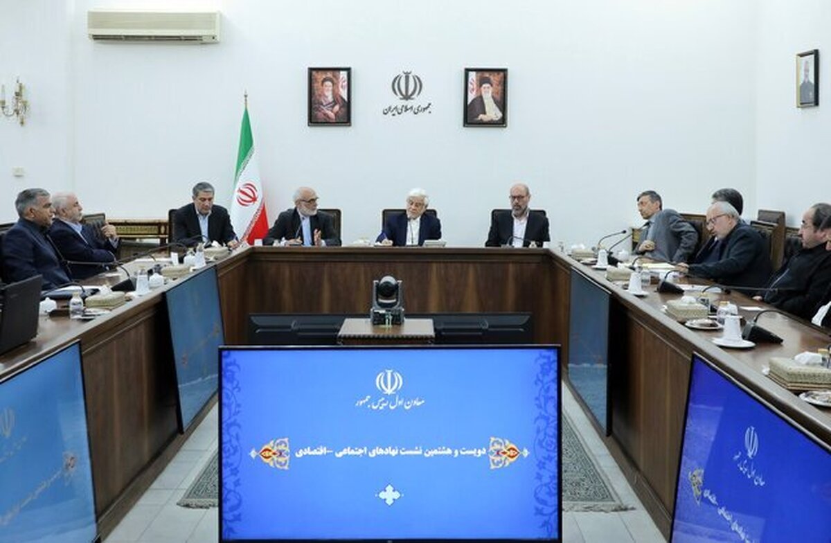 عارف: نهادهای انقلاب اسلامی در جایی وارد شوند که بخش خصوصی و دولت توان ورود به آن را ندارند
