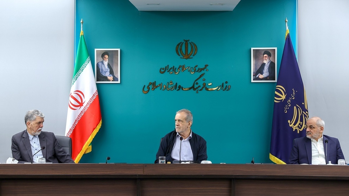 انتقاد رئیس‌جمهور از نبود شفافیت در نظام تولیدات فرهنگی کشور