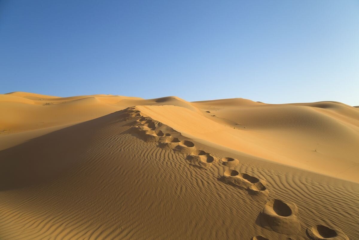دریاچه‌ای با عمق ۴۲ متر در خشک‌ترین و داغ‌ترین مناطق زمین