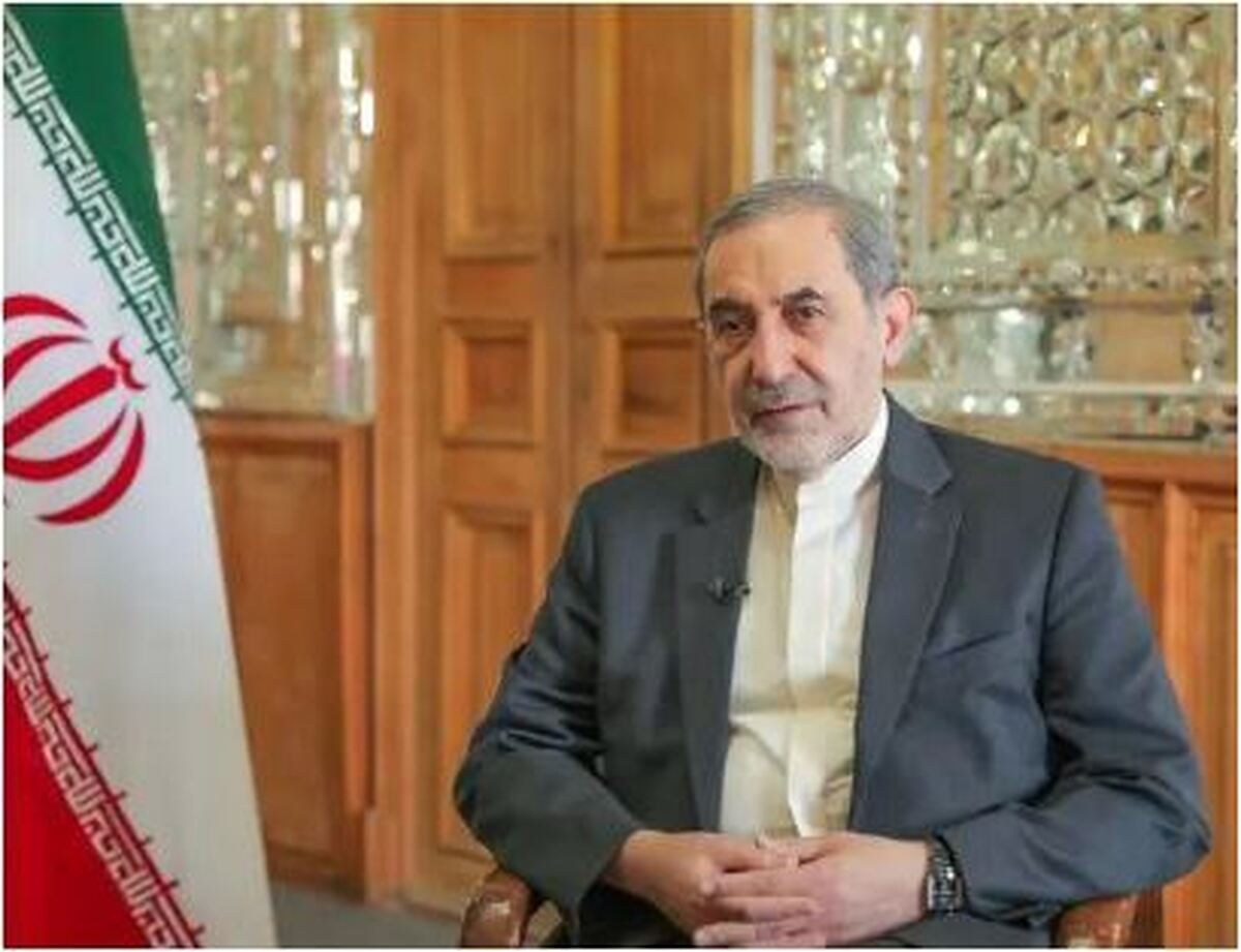 علی‌اکبر ولایتی گرفتار تخت بیمارستان شد