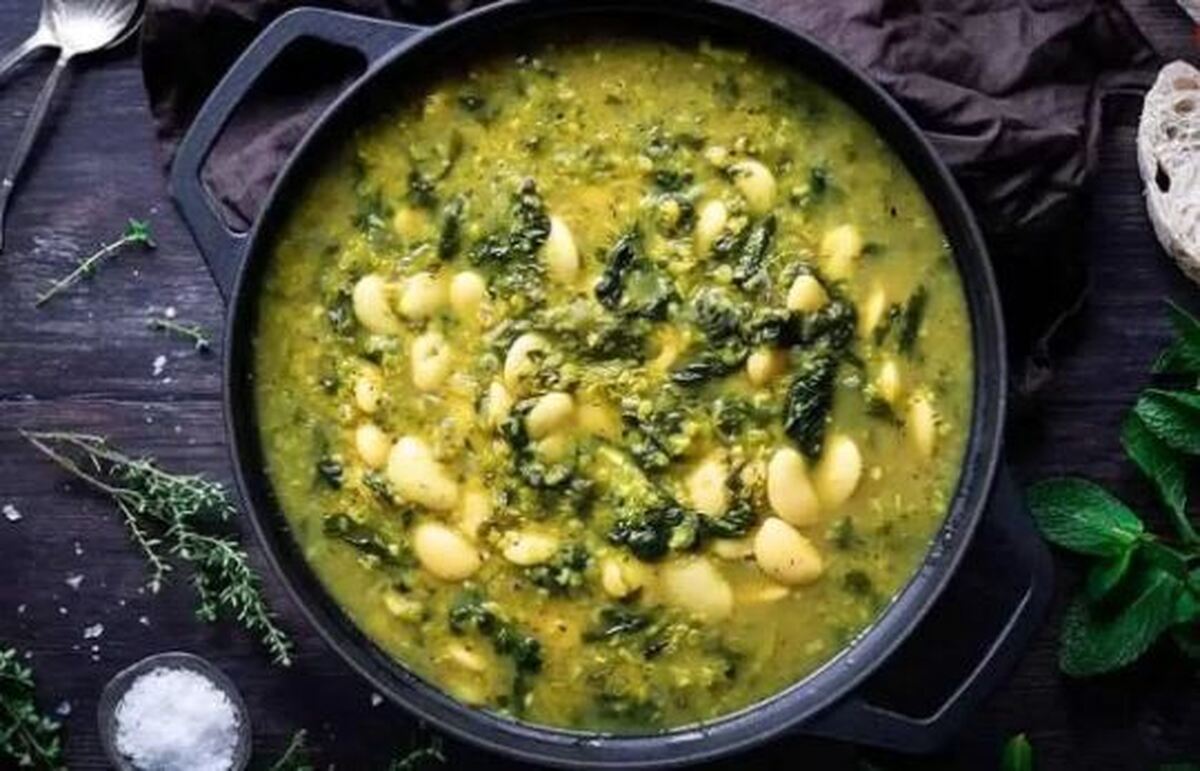 طرز تهیه خورشت اسفناج قالی؛ خورشتی که شمالی‌ها براش سر و دست میشکنن!