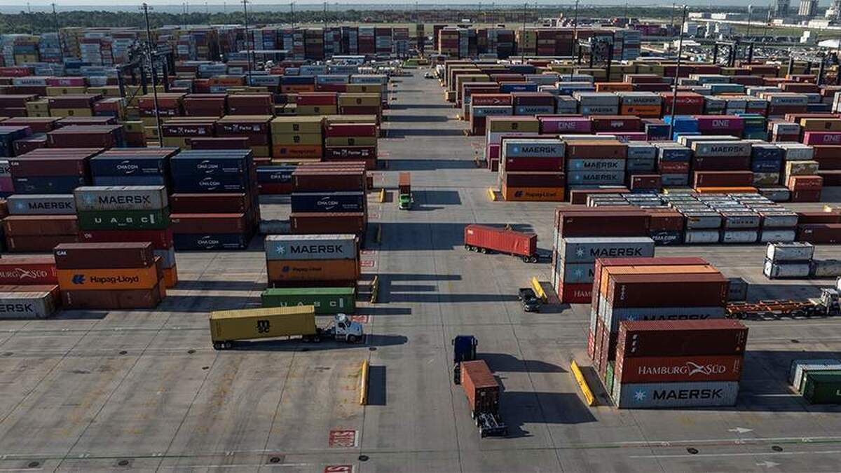 فعالان حقوق بشر آمریکا علیه تعرفه واردات ترامپ شکایت کردند