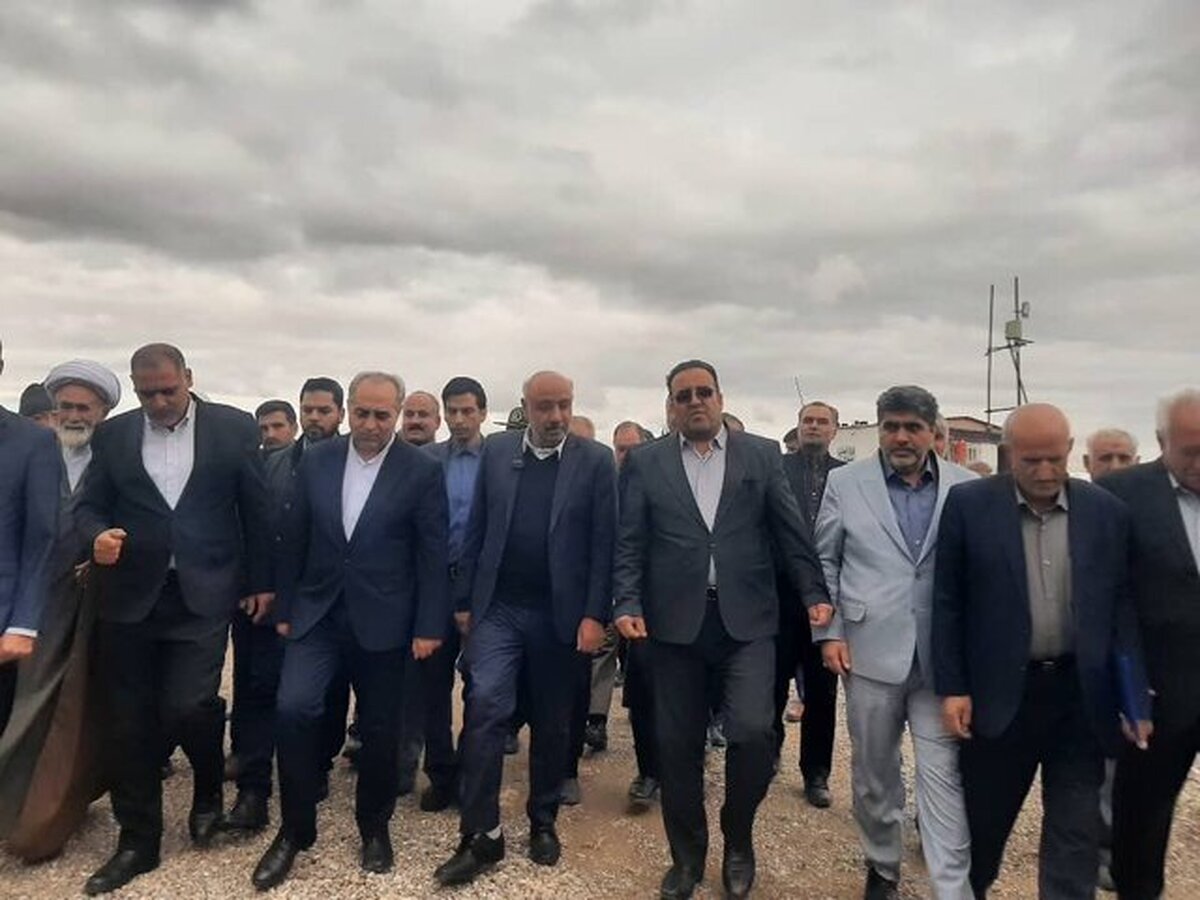 کلنگ‌زنی یک هنرستان دخترانه در شهر مهربان با حضور وزیر کار