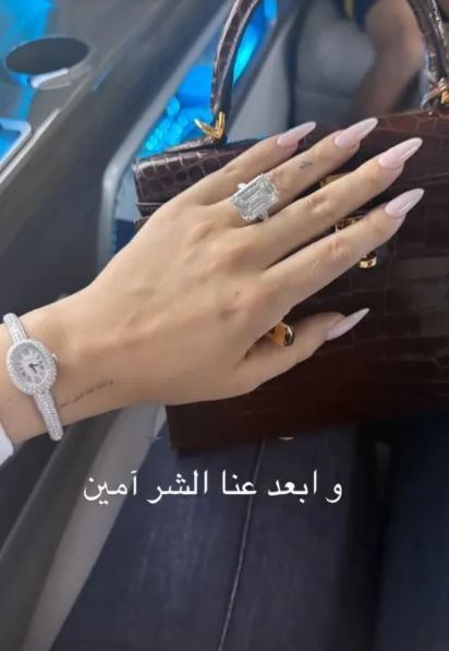 جورجینا رودریگز با انتشار تصویری از یک انگشتر الماس به حواشی دامن زد!