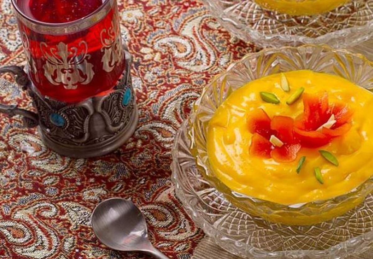 این پودینگ زرد پسته‌ای را جلو مهمان هایت بگذار بی شک دستورش را می‌پرسند