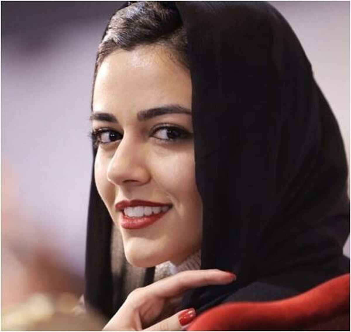رونمایی بازیگر سینمایی «ملی و راه‌های نرفته اش» از استایل شیک و سنتی عیدانه اش