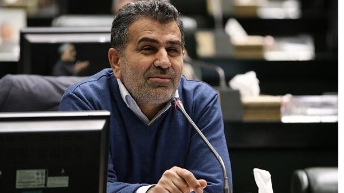 مسئولان کشور برای تحقق شعار سال تلاش کنند/ سرمایه‌گذاری در تولید، راهبردی برای حل مشکلات کشور است