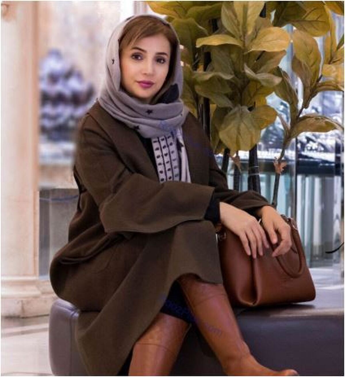 وقت گذرانی شبنم قلی خانی در حیاط سرسبز و درندشت خانه باغش+عکس
