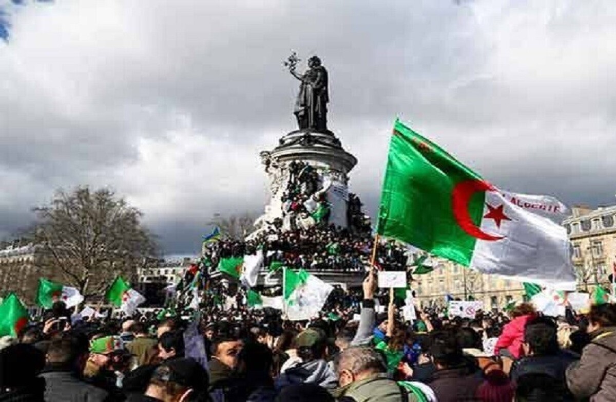 جنبش پویای الجزایری‌ها در پاریس «تحریکات مکرر» وزیر کشور فرانسه را محکوم کرد