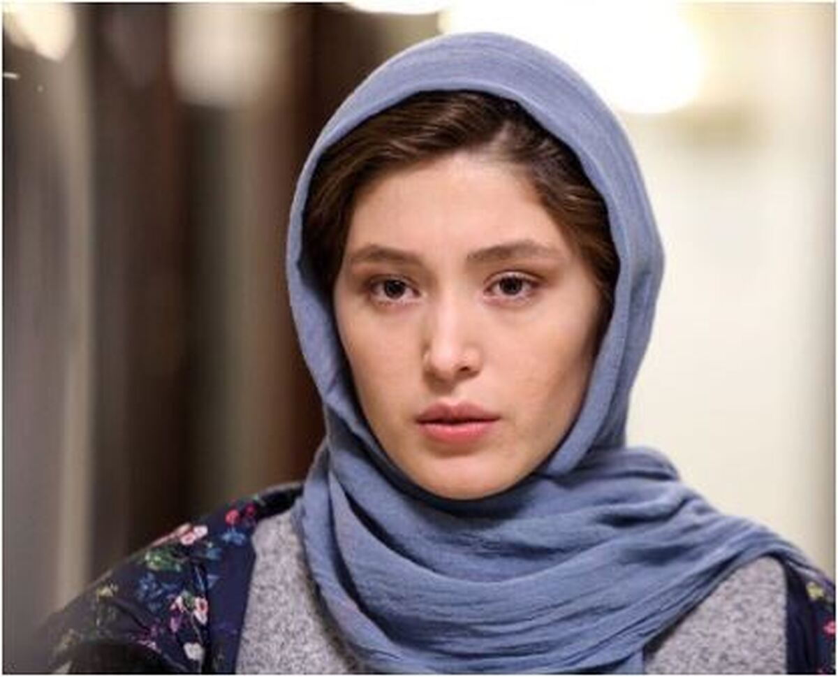عکس لو رفته از چهره بدون گریم و میکاپ فرشته حسینی/صورت کک و مک دار زیبایش را ببینید