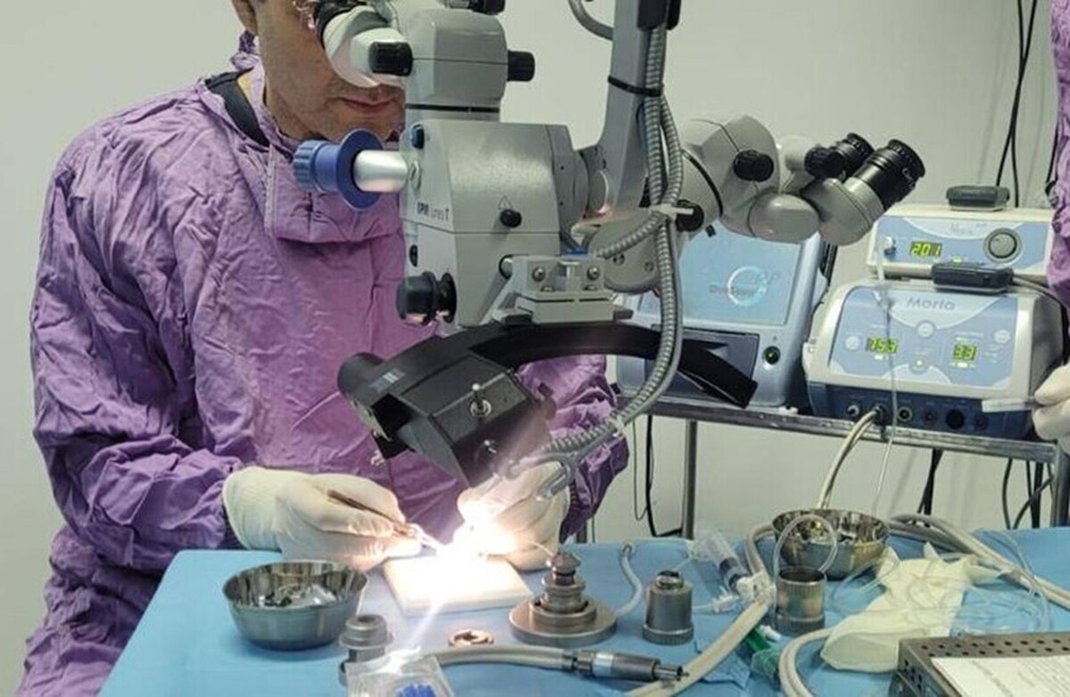 پزشکان تونسی برای اولین بار موفق به پیوند قرنیه با میکروتکنولوژی شدند