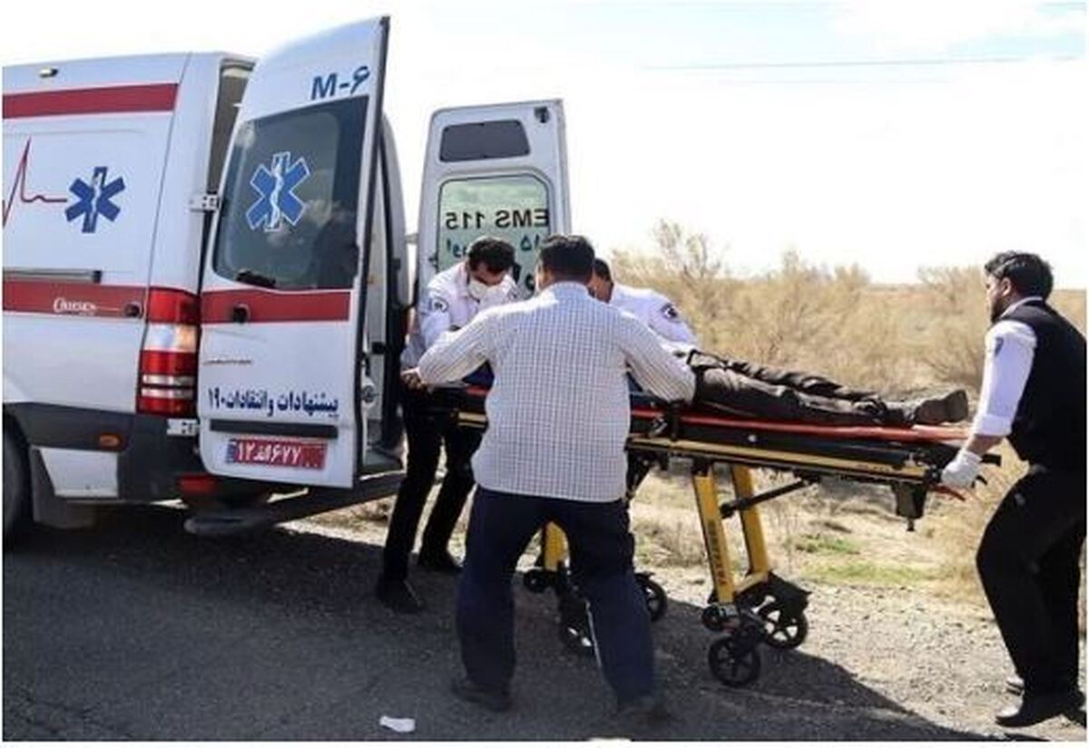 حادثه واژگون شدن مینی بوس سرویس کارگران در سبزوار ۱۱ مصدوم به جا گذاشت