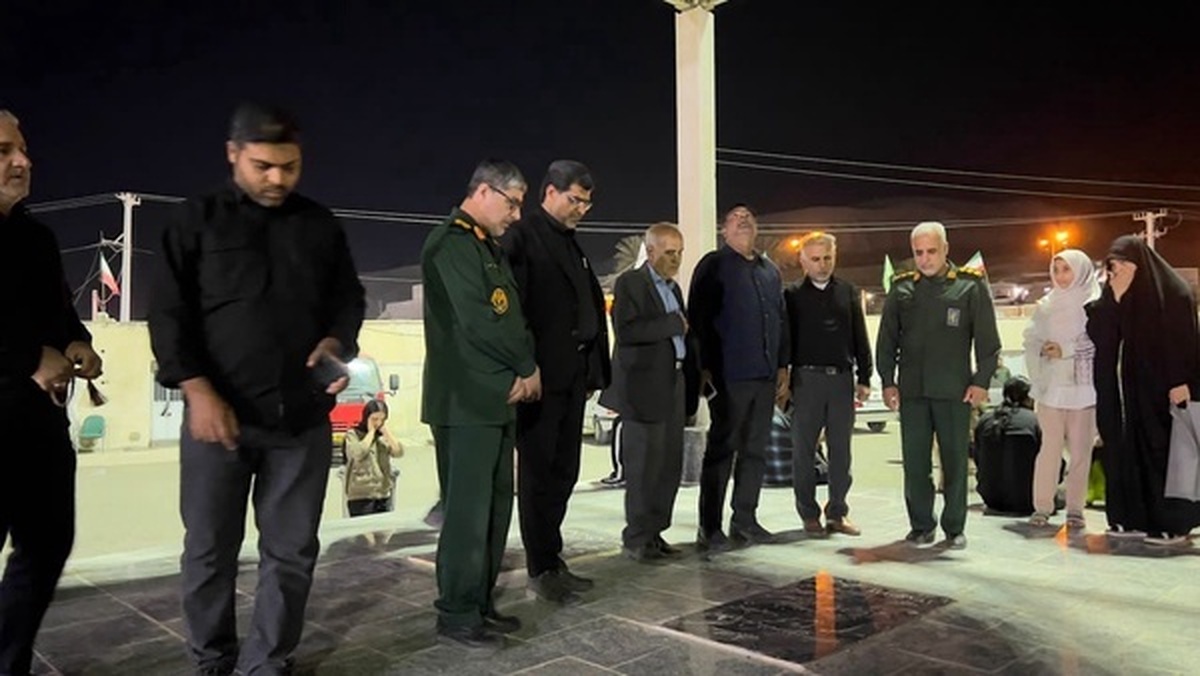 محمد محسنی فرماندار رودان و سردار امیری جانشین سپاه امام سجاد استان هرمزگان در روستای زیارت سید سلطان محمد