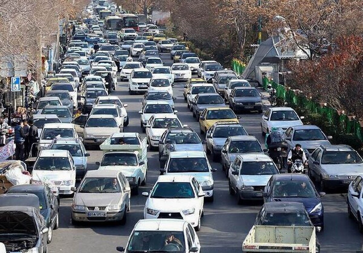 بارش برف و ترافیک سنگین در جاده‌های شمالی کشور/ ترافیک سنگین ورودی و خروجی خراسان رضوی، فارس، اصفهان و تهران