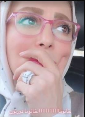 ژست عجیب ژیلا صادقی برای خودنمای با انگشتر قیمتی اش! +عکس