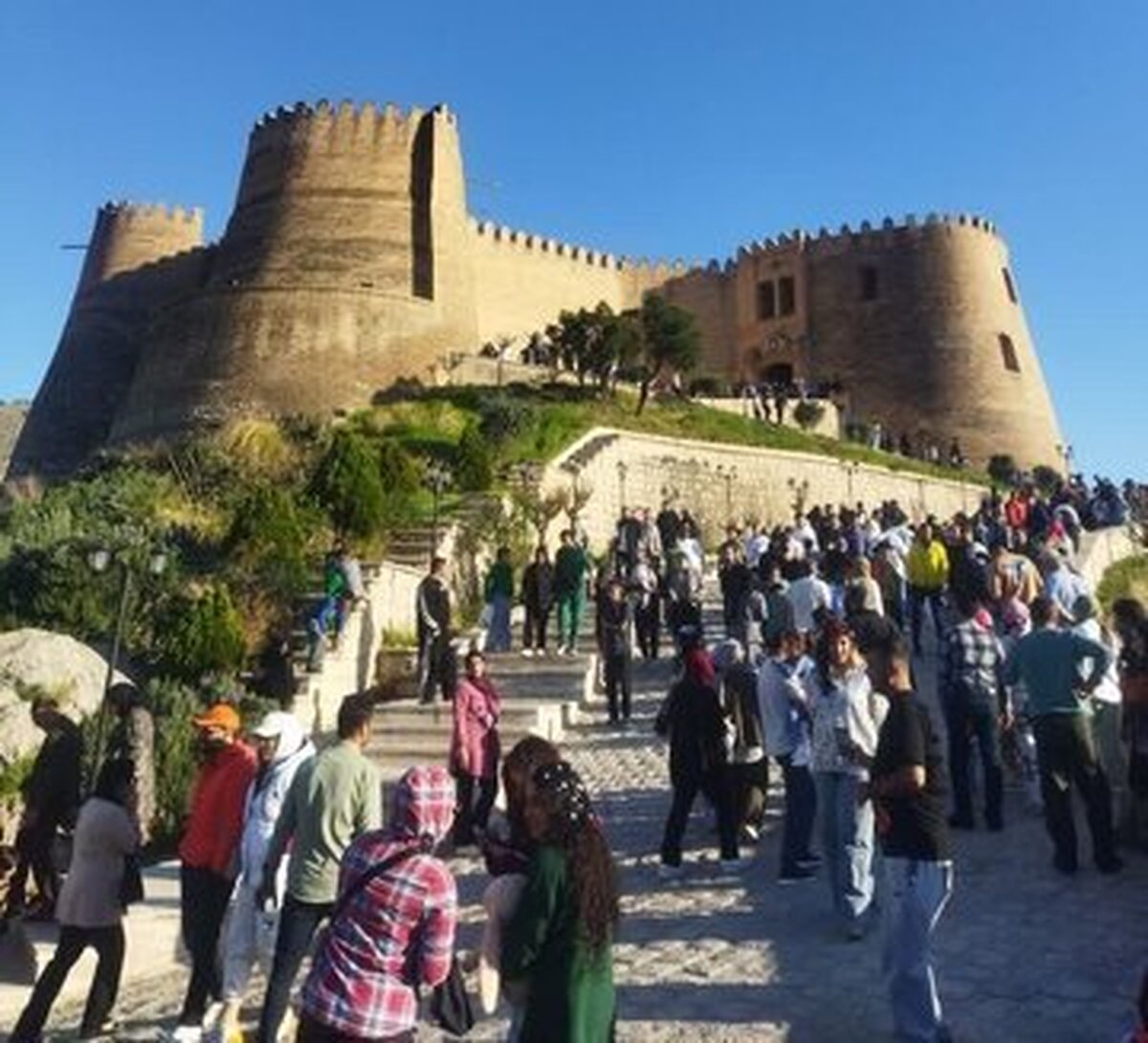 افزایش چشمگیر بازدید گردشگران از مجموعه تاریخی فرهنگی فلک‌الافلاک خرم‌آباد