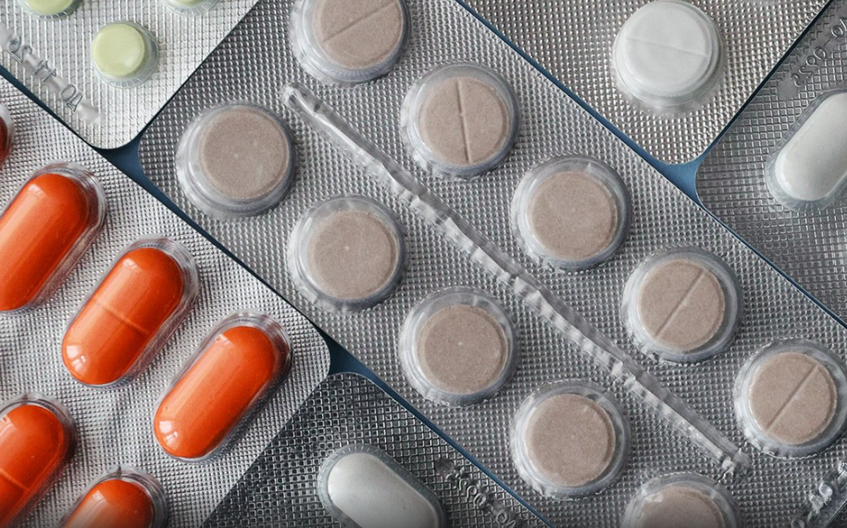 پزشک خطرات خودمدیریتی مسکن‌ها و NSAID‌ها را فاش کرد