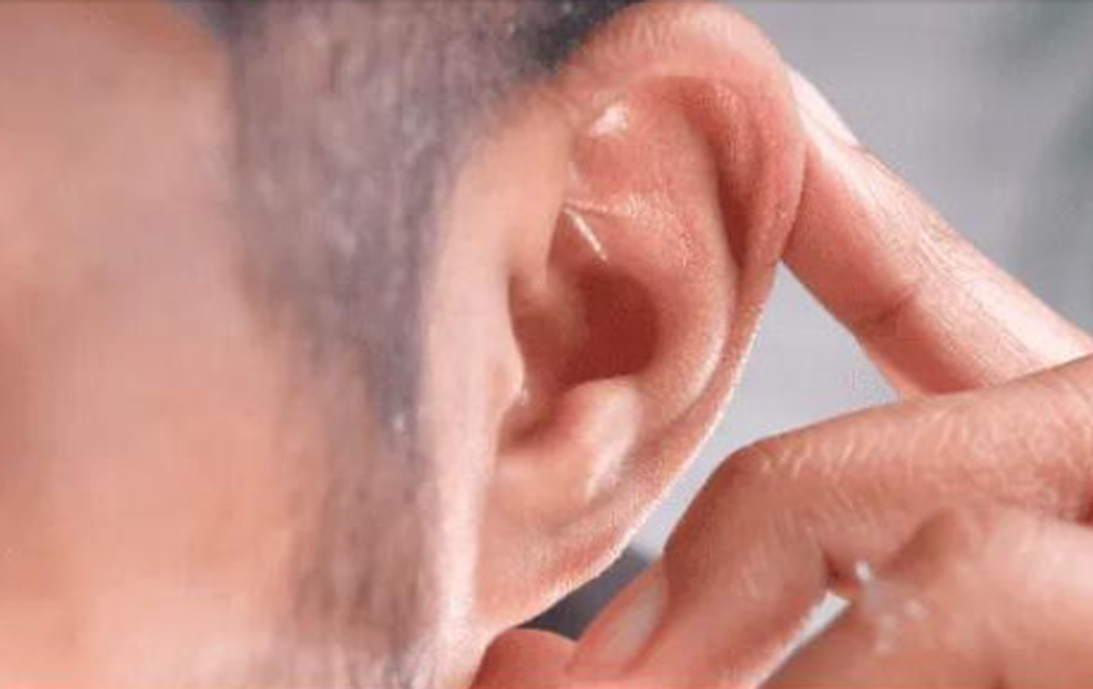 چرا دچار گرفتگی گوش میشویم؟