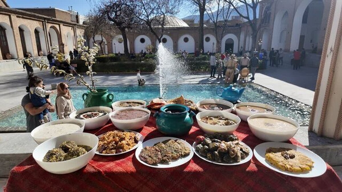 گردشگران نوروزی طعم سفره‌های رمضان در کردستان را تجربه می‌کنند
