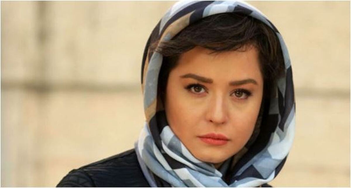 روسری مهراوه شریفی نیا در اروپا با یک طرح اصیل ایرانی