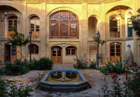 بنا‌های به جا مانده از دوران قاجار در همدان که باید برای یکبار هم که شده ببینید