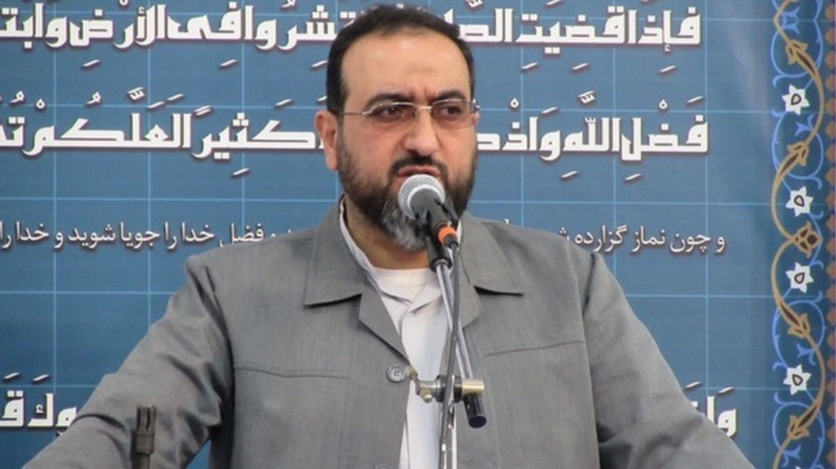 ملت ایران در مقابل دشمن ذره‌ای عقب نشینی نمی‌کنند