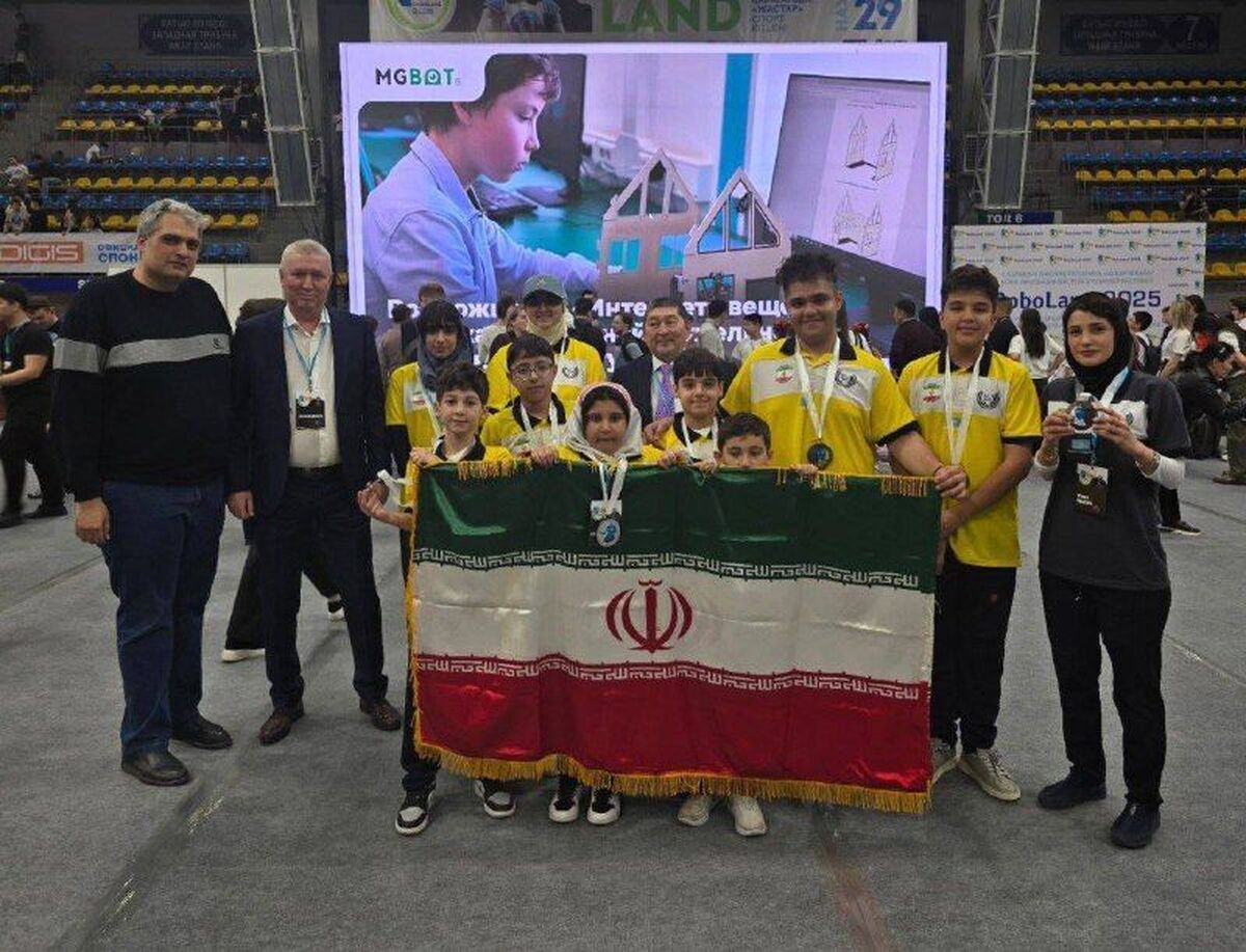 نماینده رباتیک ایران در مسابقات قزاقستان نائب قهرمان آسیا شد