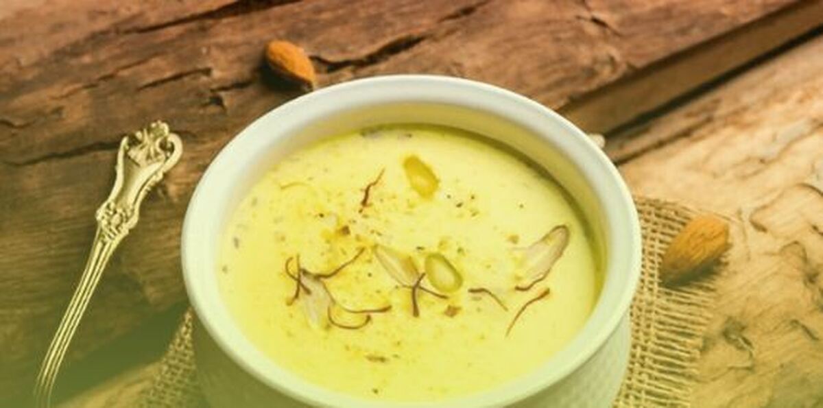 برای مهمان‌های ویژه عید این دسر ساده و سه سوته زعفرانی را آماده کنید