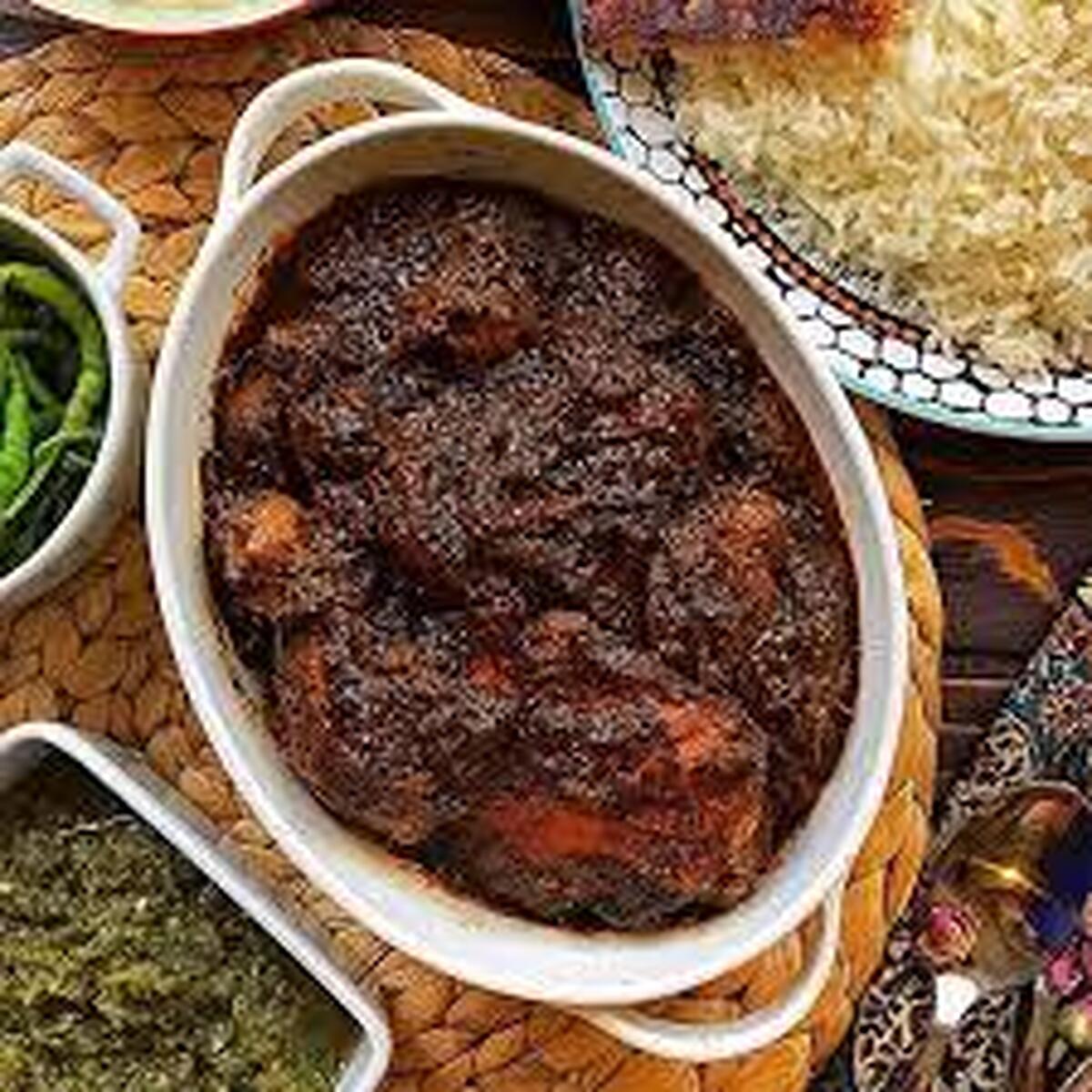 مرغ ترش با رب انار را یکبار امتحانش کن بی شک عاشقش می‌شی