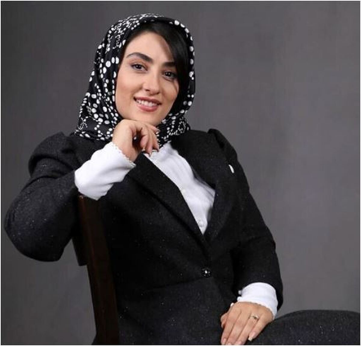 میکاپ دخترانه و استایل شیک الهام طهموری توجه طرفدارانش را به خود جلب کرد+عکس