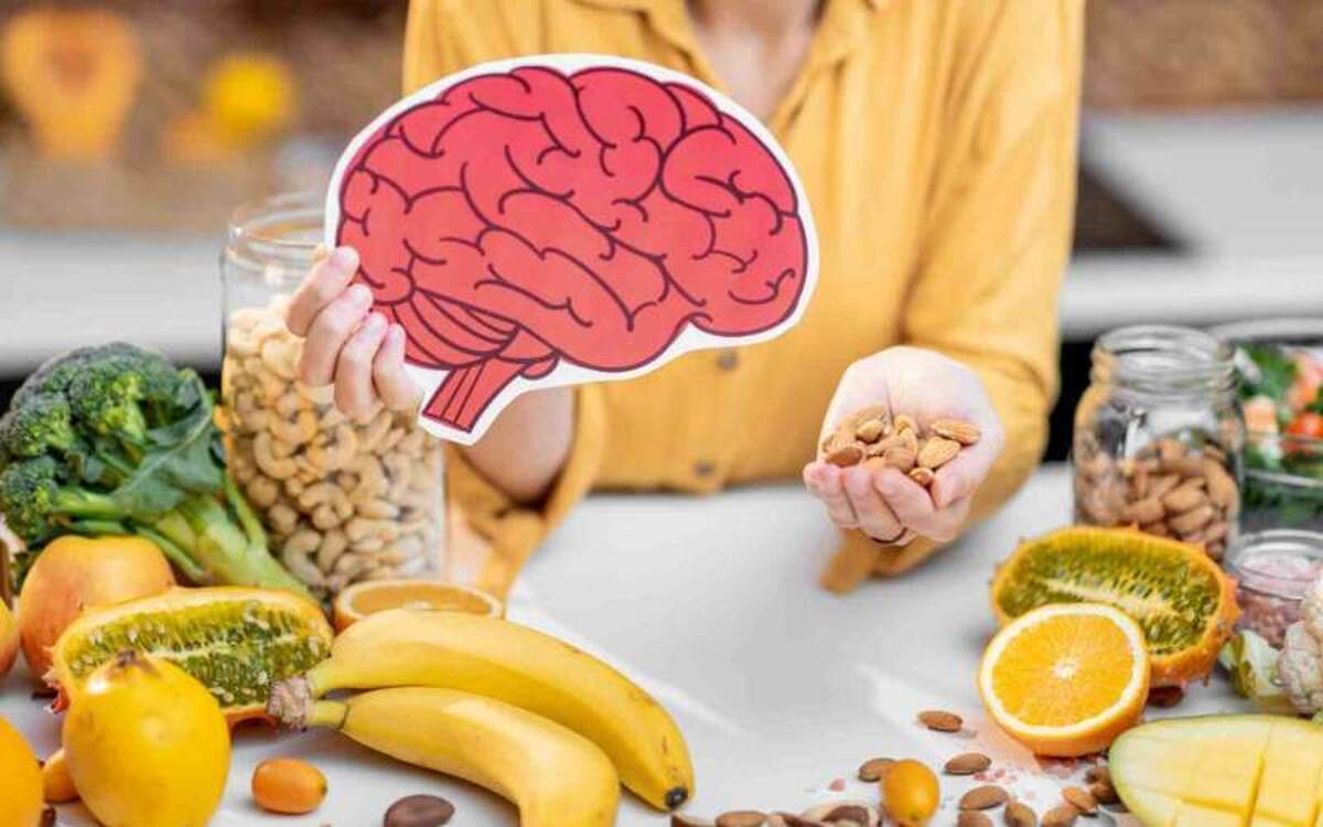 برای افزایش سلامت مغز این مواد غذایی را به رژیم خود اضافه کنید!