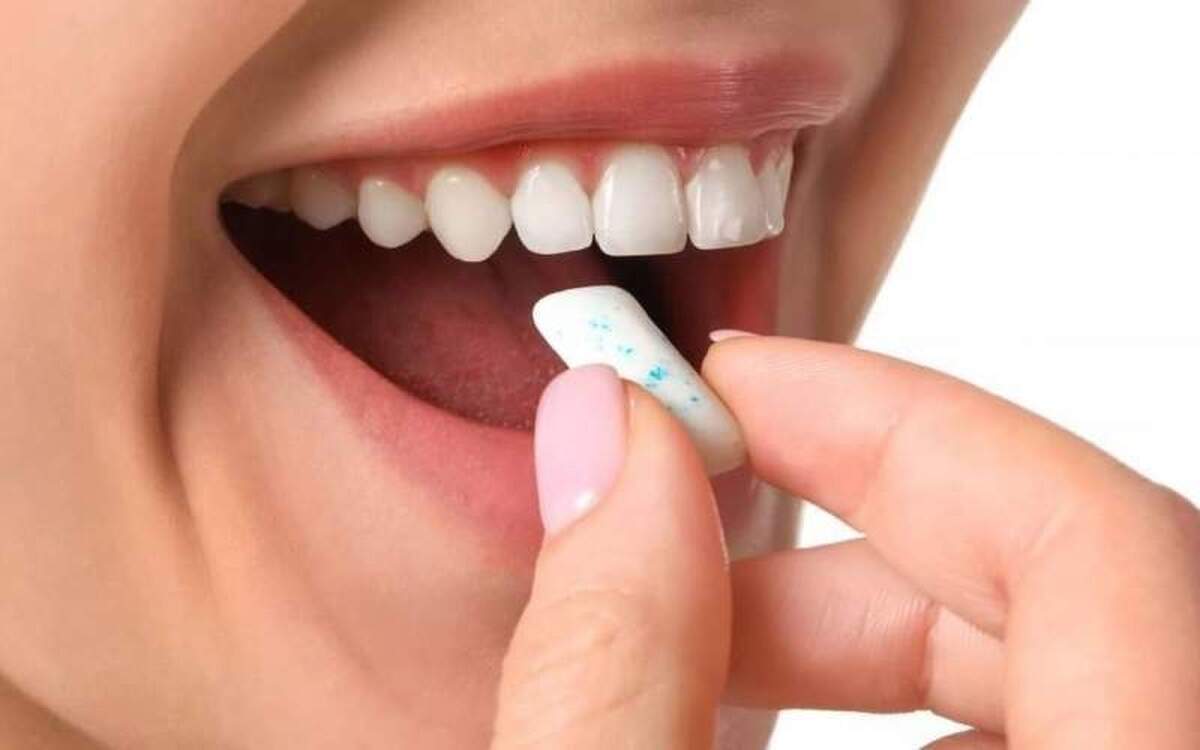 ۱ گرم آدامس معادل ۱۰۰ ذره میکروپلاستیک!