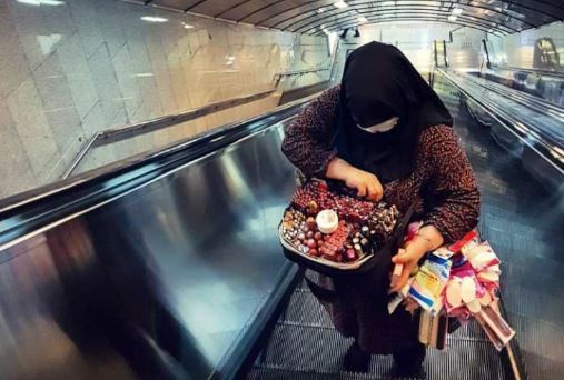 مادرانه‌های یک دستفروش؛ از فروش دونات تا خرید خانه و تحصیل فرزندان در هند!