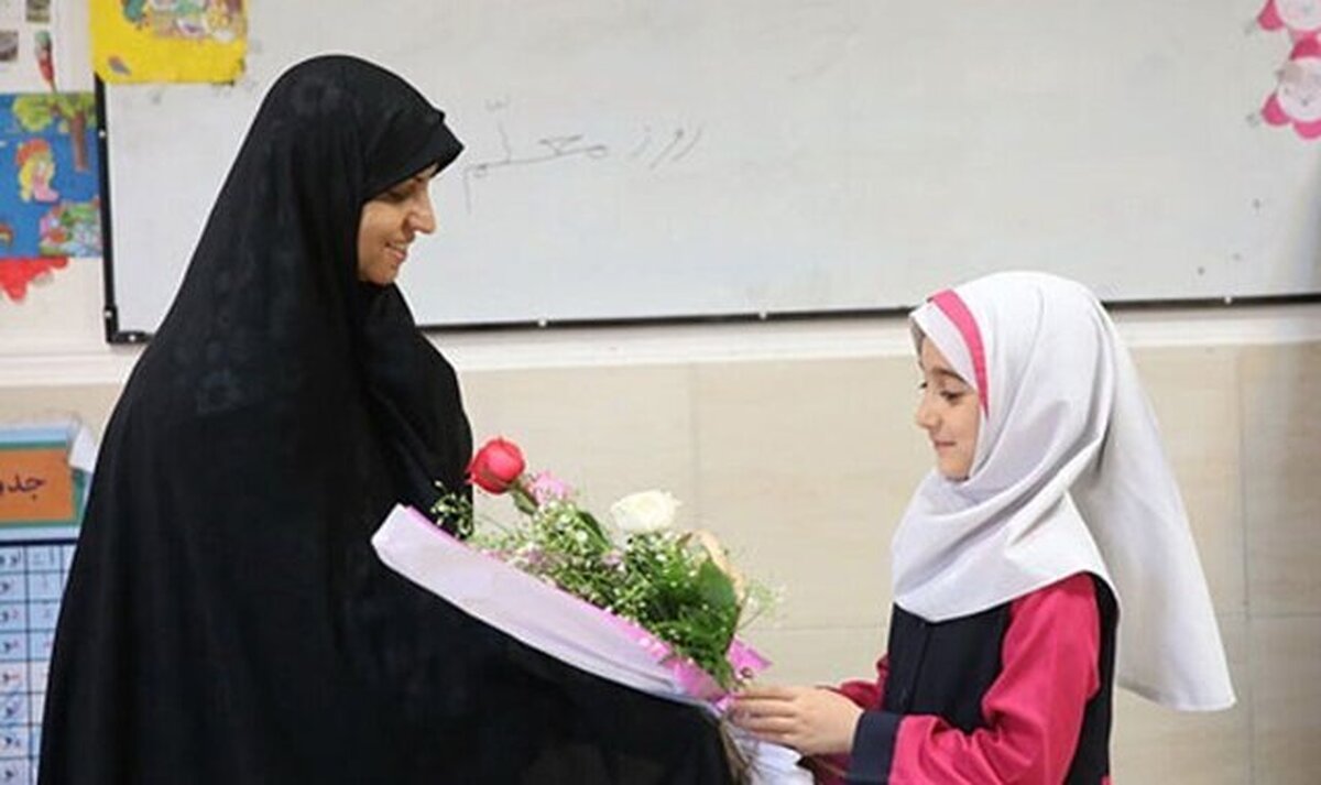 اجرای ۳۰۰ برنامه گرامیداشت هفته معلم در آذربایجان غربی