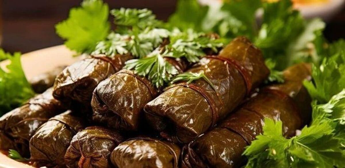 آشنایی با انواع سبزی‌های متفاوت برای دلمه برگ مو