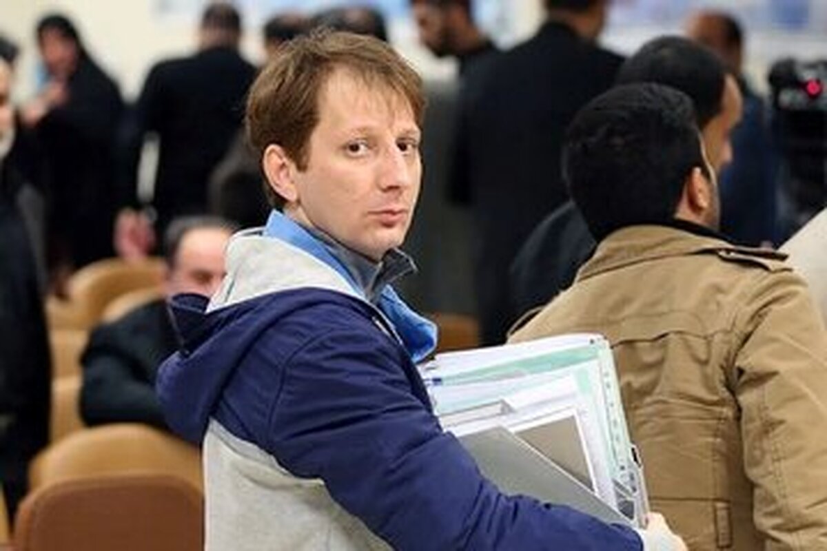 بابک زنجانی پس از ۱۱ سال محکومیت هم اکنون در مرخصی بسر می‌برد