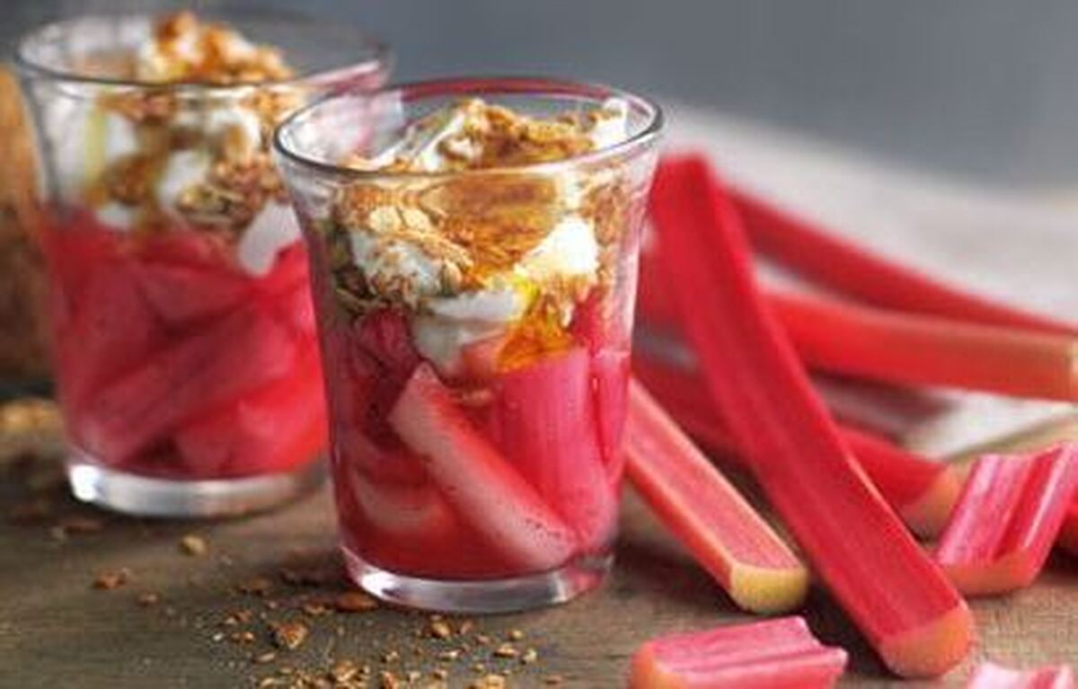 دسر ریواس و ماست برای روز‌های گرم بهار حسابی می‌چسبد