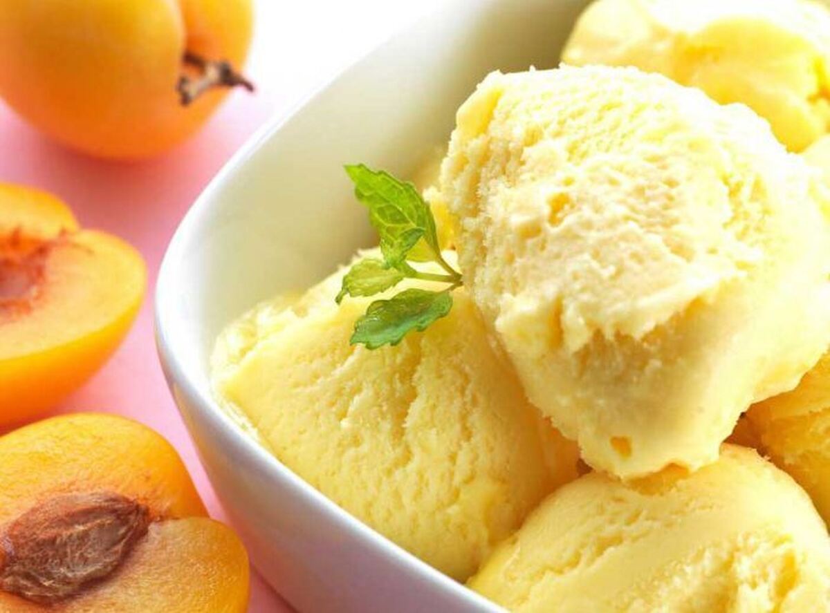 بستنی زردآلو خنک و دلچسب برای عصرانه و دورهمی