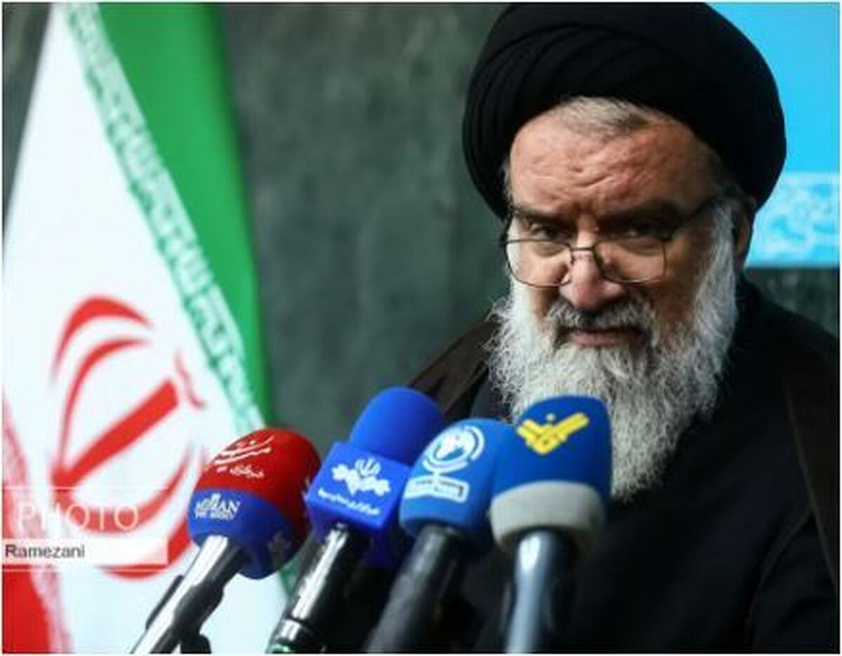 احمد خاتمی: ما لقمه ساده‌ای نیستیم