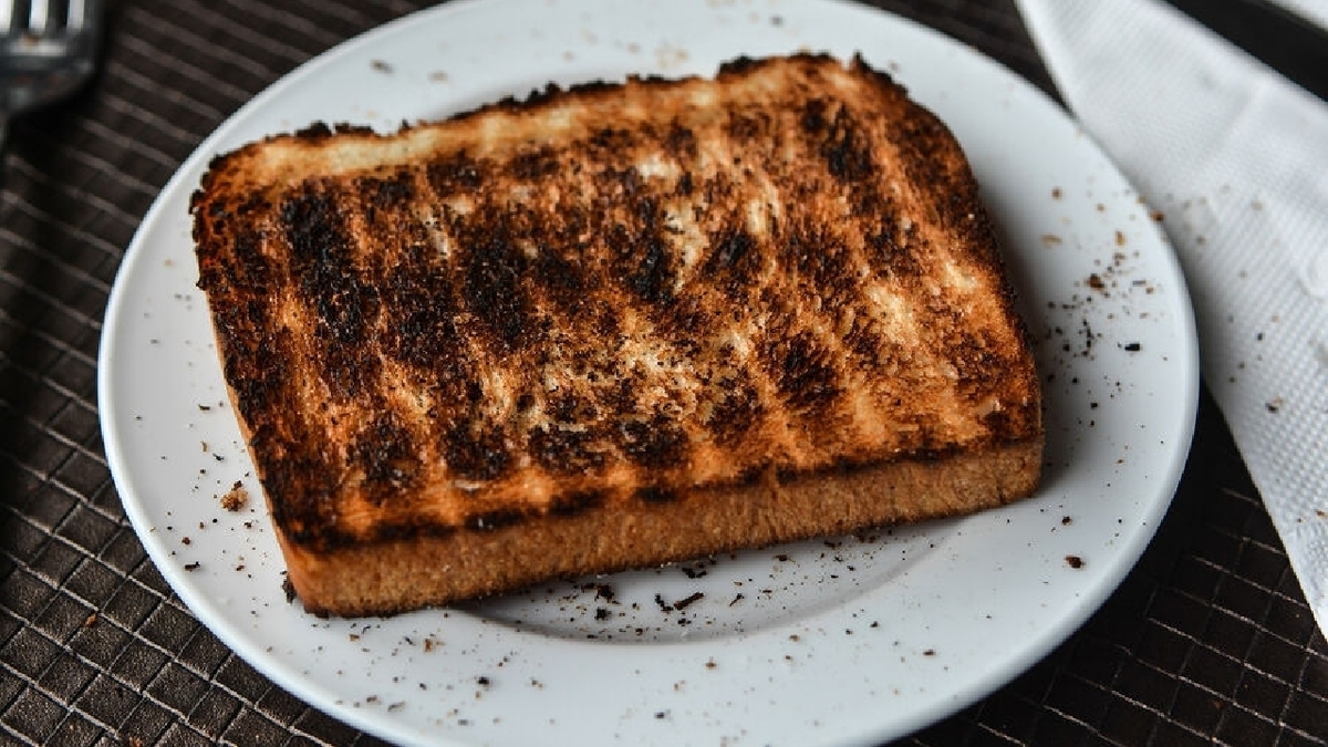 مصرف نان سوخته باعث سرطان می‌شود؟