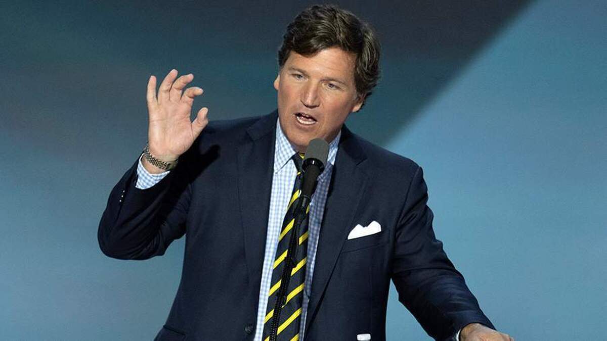 کارلسون، روزنامه‌نگار، زلنسکی را به دست داشتن در سوءقصد به جان ترامپ متهم کرد.