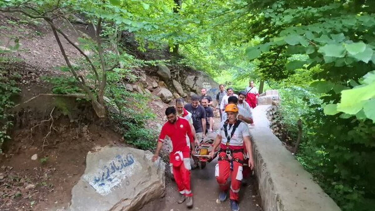 نجات مسافر مشهدی از آبشار شیرآباد پس از ۷ ساعت تلاش نفس‌گیر