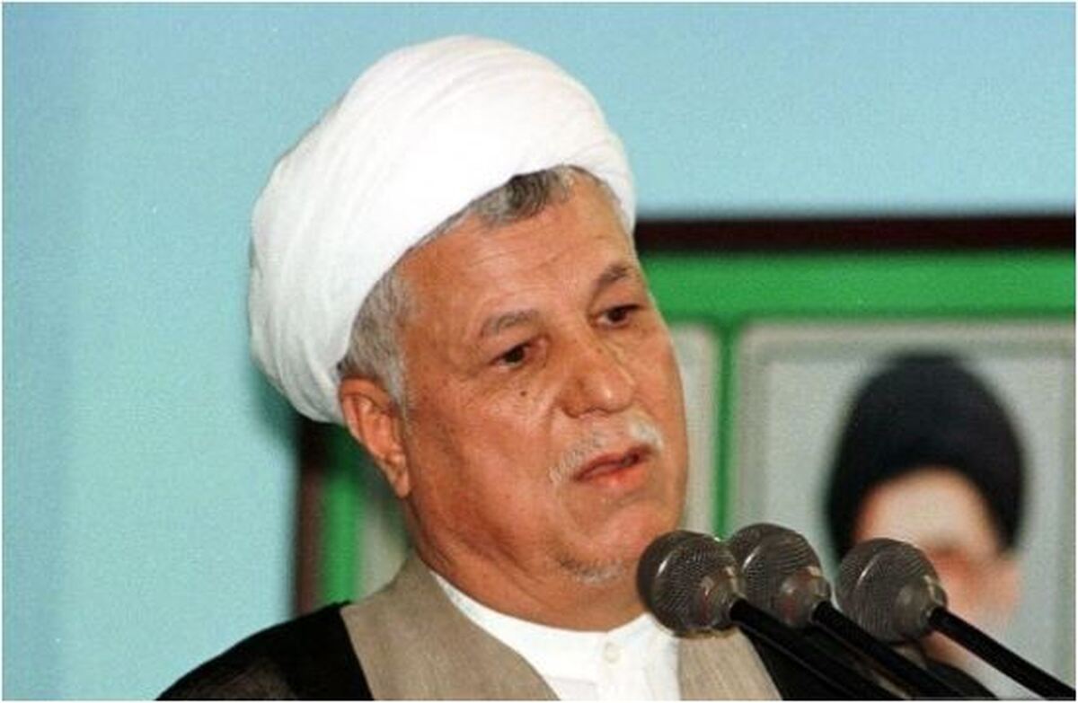 قابی زیرخاکی از دیدار هاشمی رفسنجانی با هنرمند دوست داشتنی در سال ۱۳۸۴