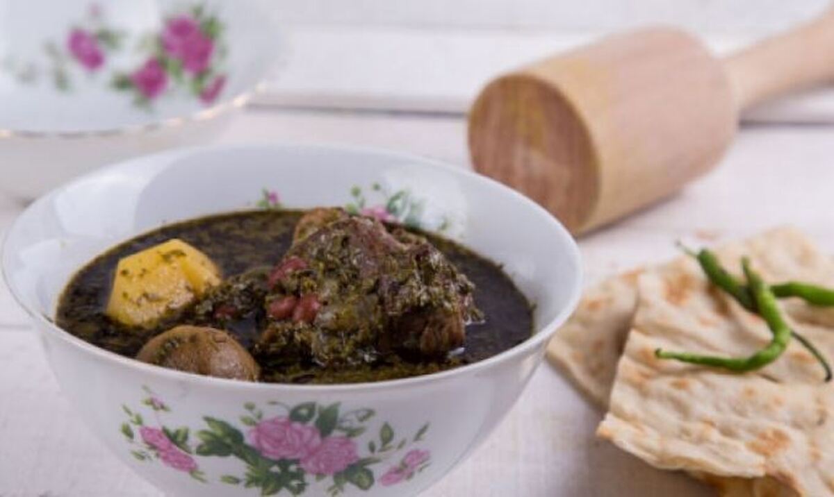 با گوشت آبگوشتی و دنبه این آبگوشت لذیذ و چرب و چیلی بزباش را درست کنید