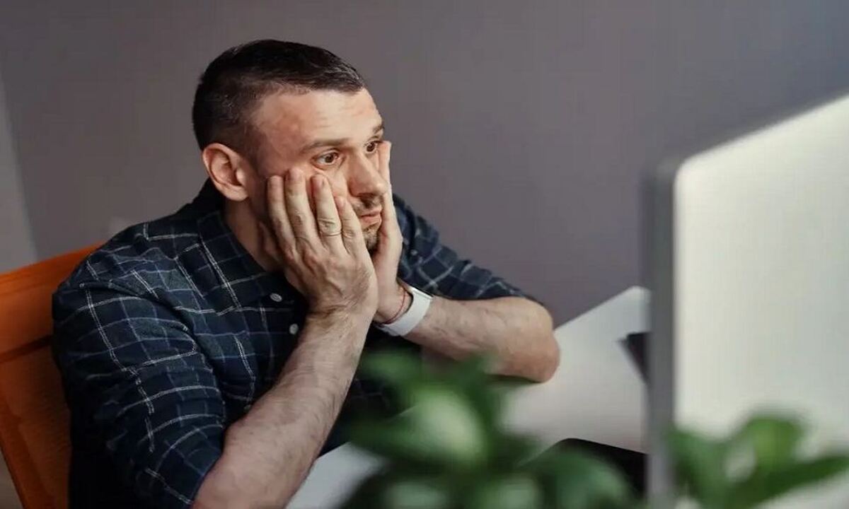 پای دروغ در کفش حقیقت