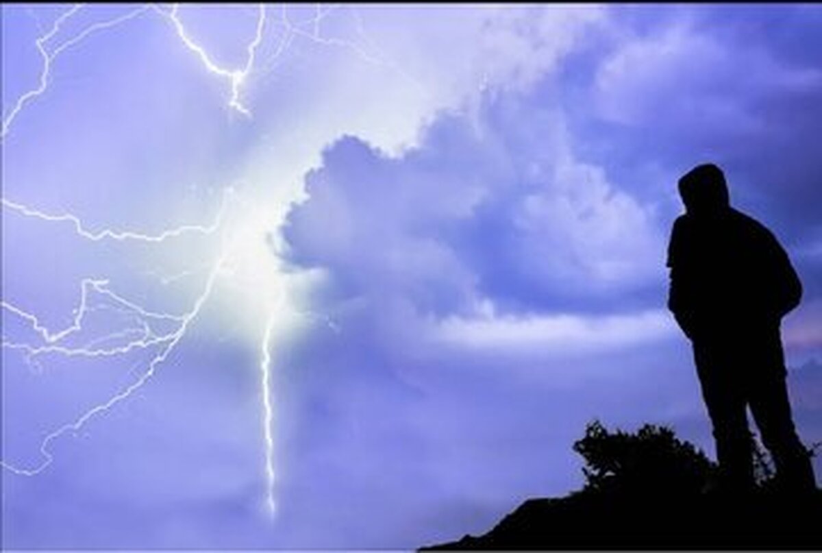 جان باختن جوان ۲۷ ساله بر اثر برخورد صاعقه با سرش